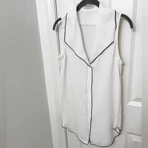Babaton sleeveless Rena blouse - size S